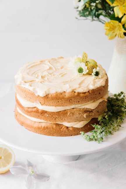 Elderflower-Lemon-Cake-with-White-Chocolate-Frosting-Vegan-3